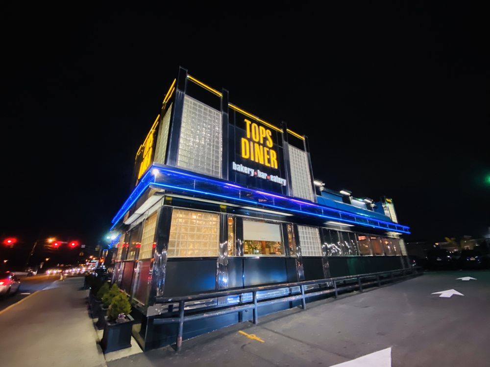 An outside photo of Tops Diner, big enough to serve all of New Jersey.